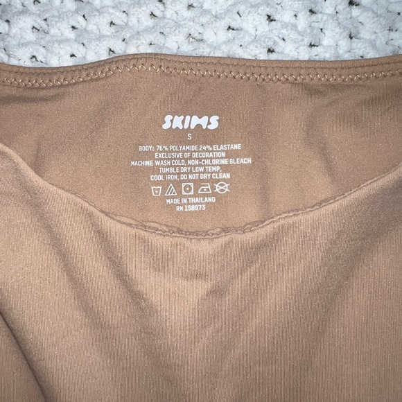 SKIMS fits everybody bodysuit - Picture 3 of 5